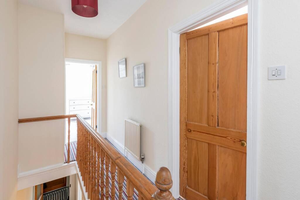 Spacious House - 2 Double Rooms - Street Parking - Garden バース エクステリア 写真